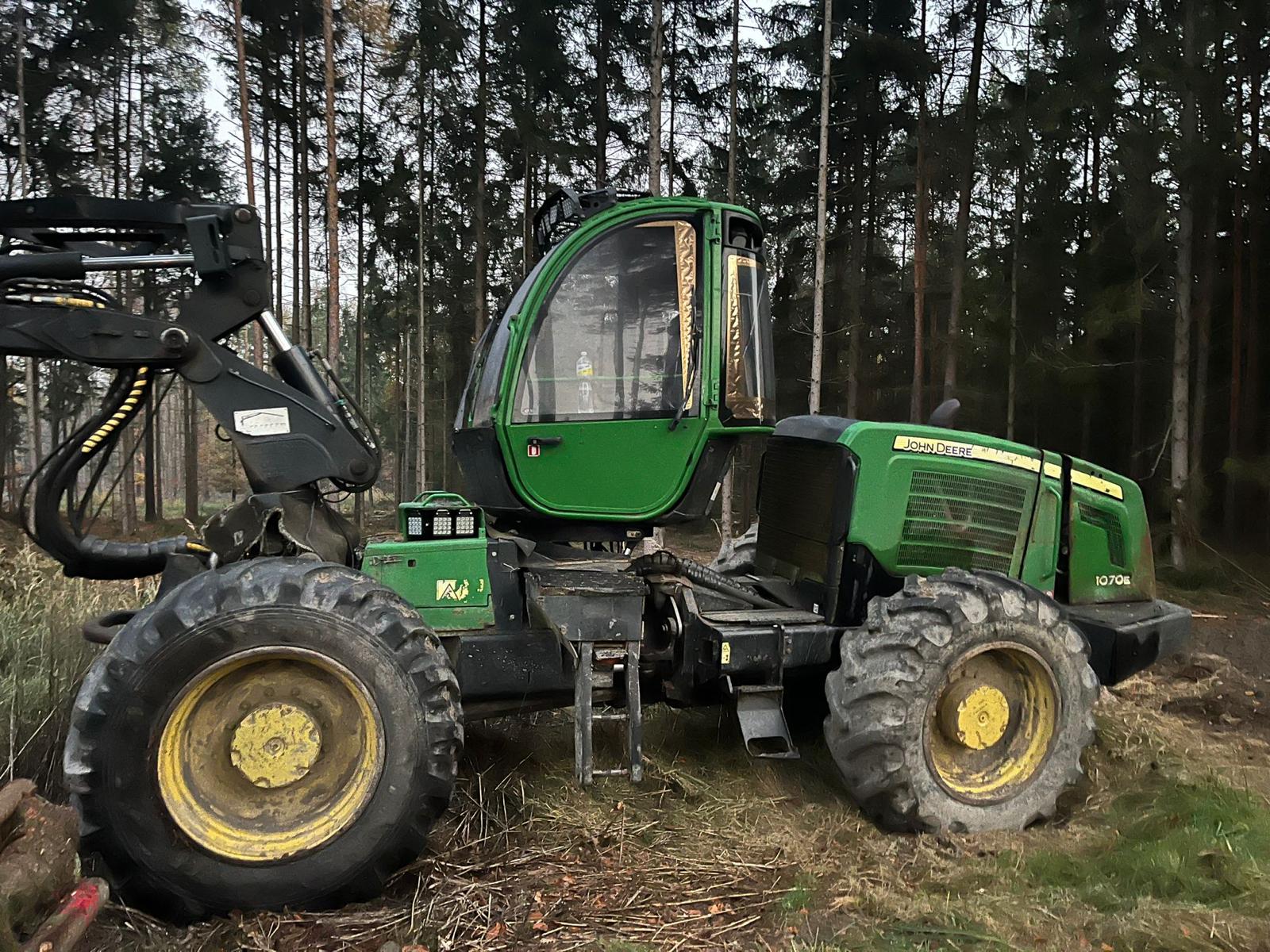 John Deere 1070E